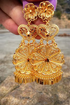 Pendientes con forma de flor, filigrana de oro